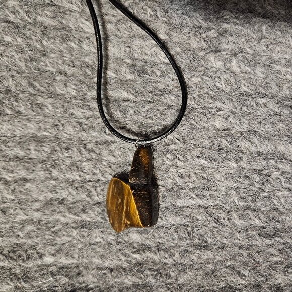 NWOT tiger eye gemstone axe/battle axe pendant, black cord, artisan, unisex - Picture 2 of 3